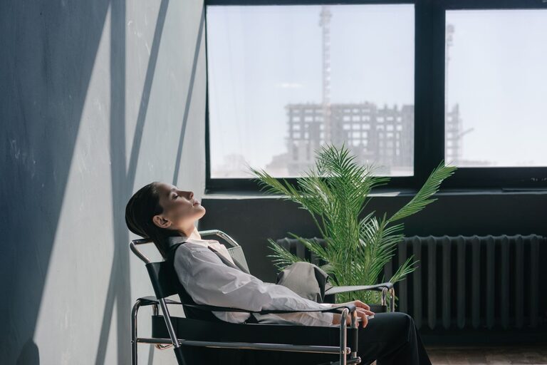 Pause consapevoli: 5 break di 5 minuti per ricaricare mente e corpo